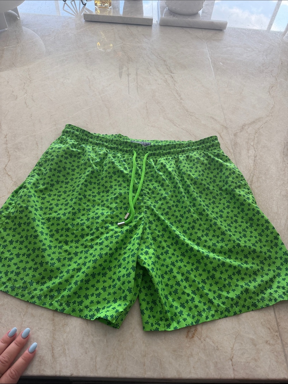 Men' green turtle print swim shorts